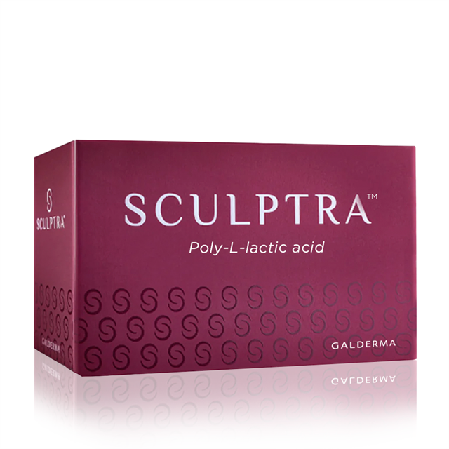 Purpurová krabička produktu Sculptra s bílým nápisem 'SCULPTRA Poly-L-lactic acid' a logem Galderma.
